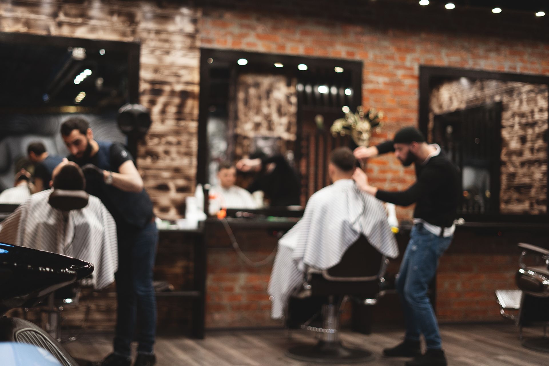 haircut-head-barbershop-barber-cuts-hair-head-client